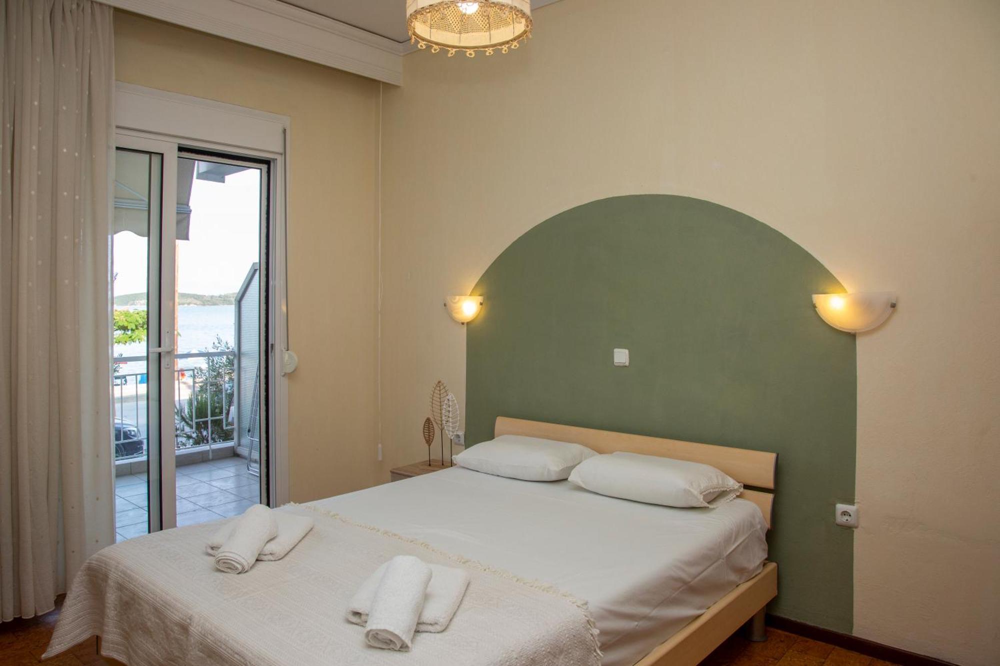 Seamoon Apartment Nea Peramos  Ngoại thất bức ảnh