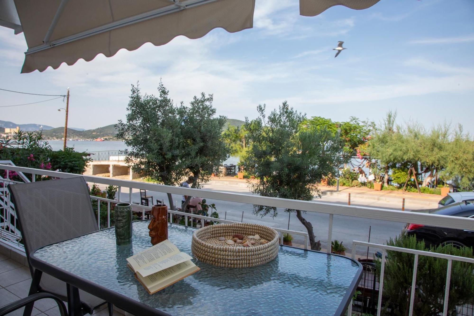 Seamoon Apartment Nea Peramos  Ngoại thất bức ảnh